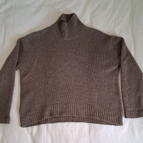 Beachwood Baby Sweaters - Classic Brown Turtleneck Sweater - Women